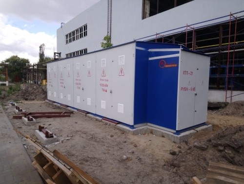 Комплектна трансформаторна підстанція 4КТП-1000 в металевій оболонці.